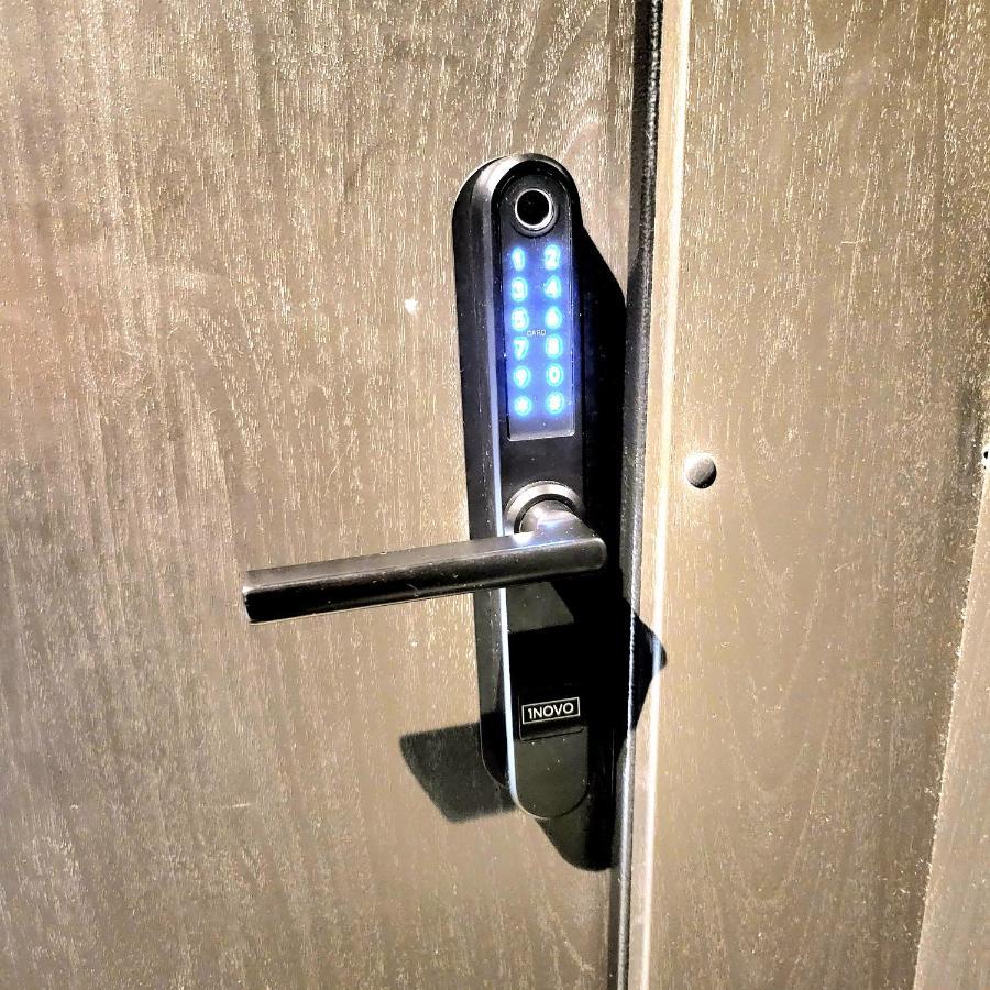 Happy Inn Presidential, Self Check-In, Parking In The Underground Garage 维尔纽斯 外观 照片