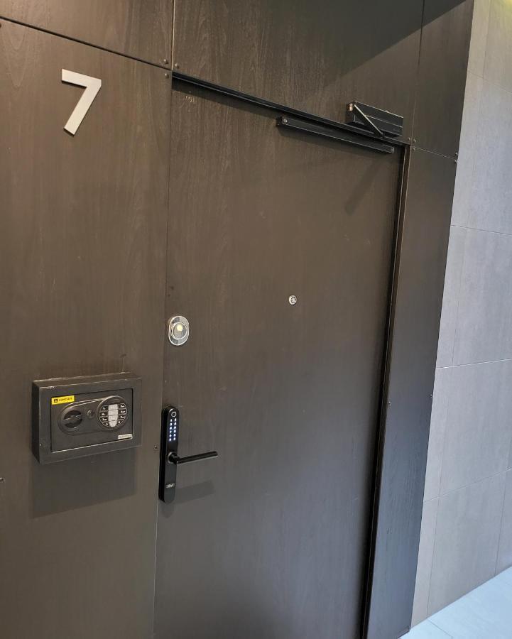 Happy Inn Presidential, Self Check-In, Parking In The Underground Garage 维尔纽斯 外观 照片