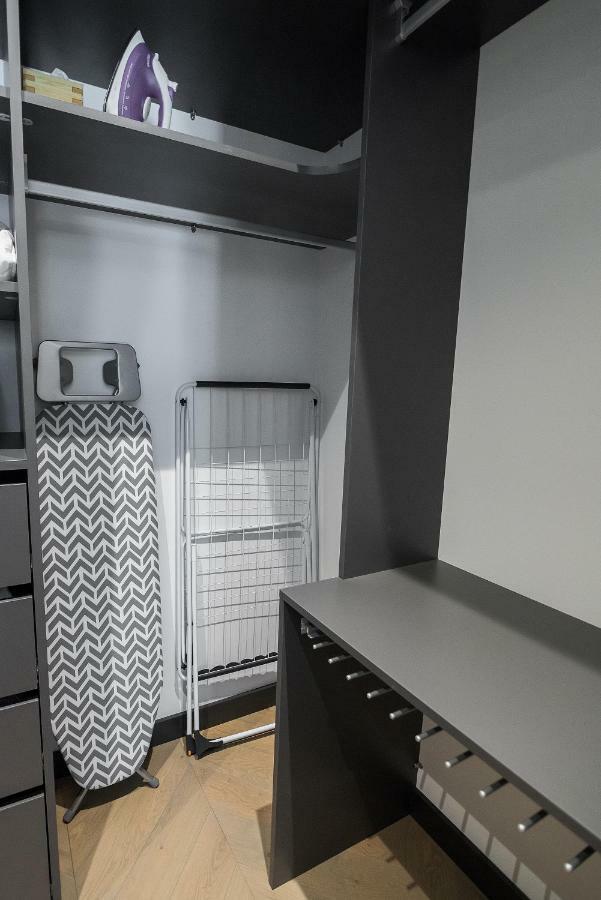 Happy Inn Presidential, Self Check-In, Parking In The Underground Garage 维尔纽斯 外观 照片